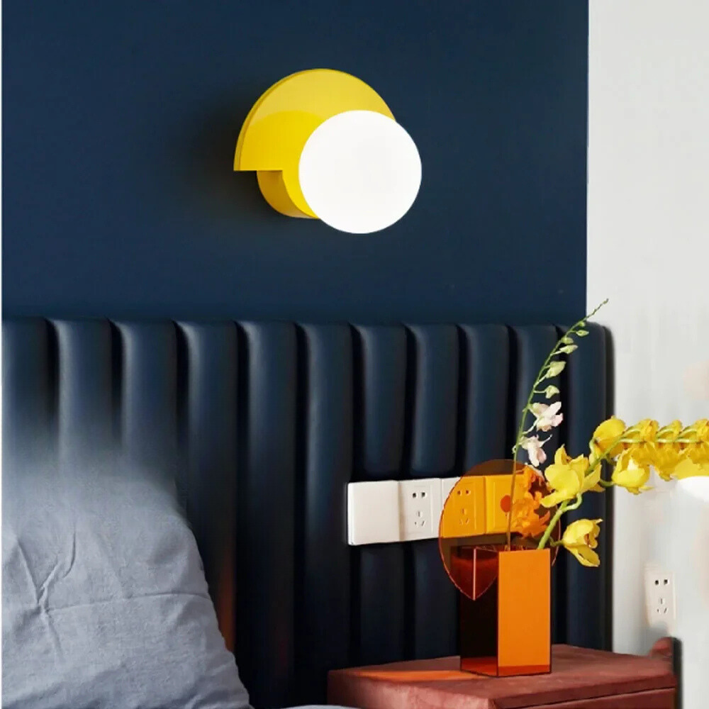 Applique Murale LED en Verre Coloré avec Interrupteur | Design Scandinave Élégant