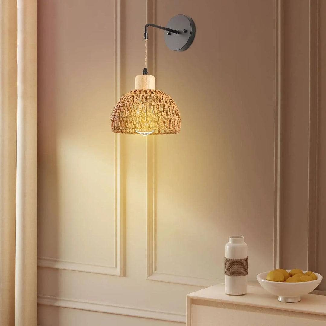 Handgeweven rotan wandlamp