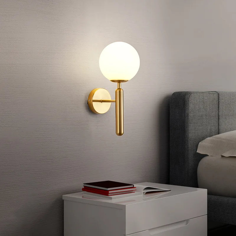 Moderne bolvormige wandlamp